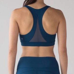 Lululemon invigorate sports bra size 8 color Poseidon